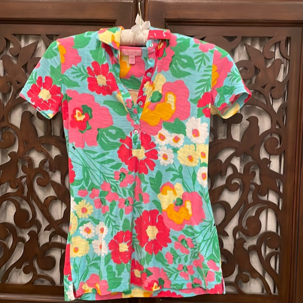 Lily Pulitzer flowered top